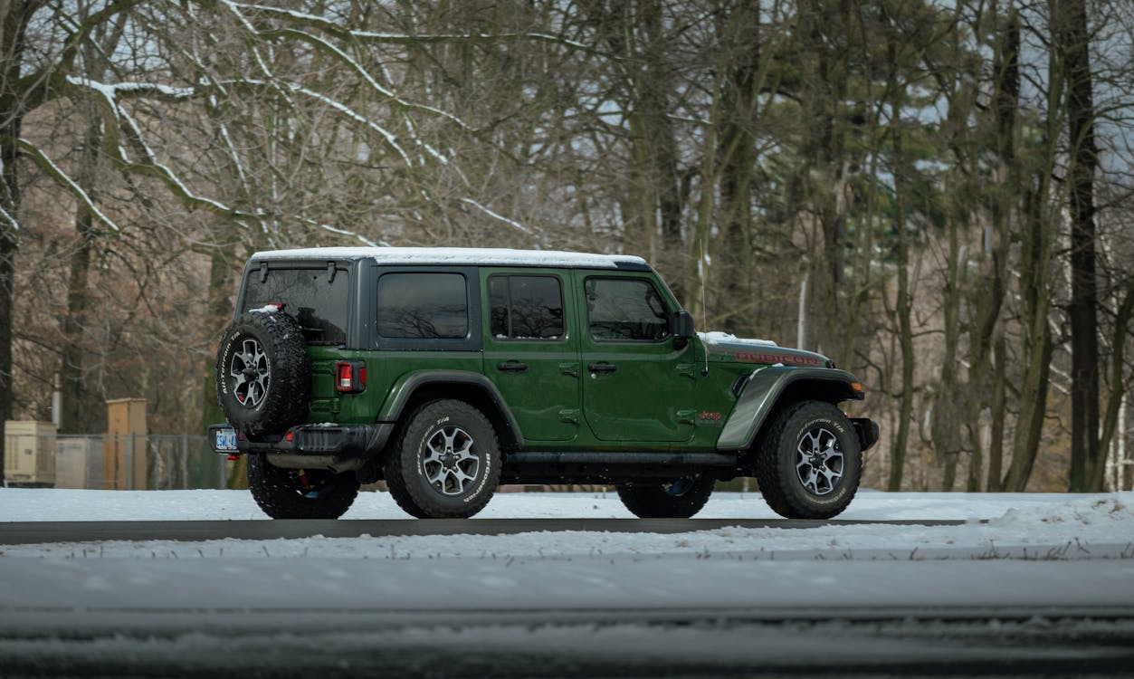 Jeep Wrangler Manual vs Automatic